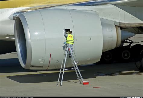 I See Your New Sexy 747 Engines And Raise With The 777s Worlds Largest Jet Engine Pics