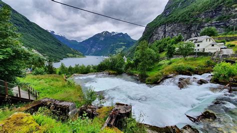 360° reframe - Geiranger village waterfall walk - YouTube