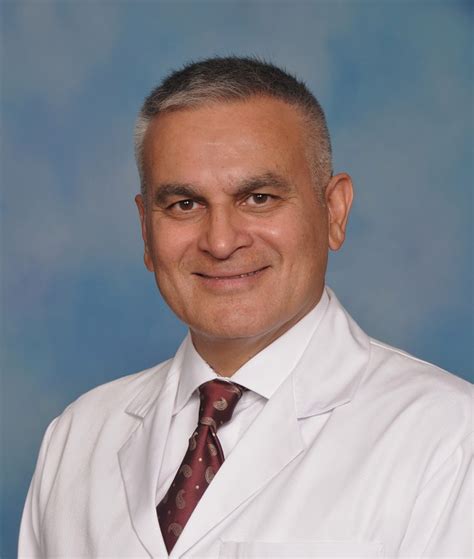 Cardiothoracic Surgeon Specializing In Minimally Invasive Heart Valve