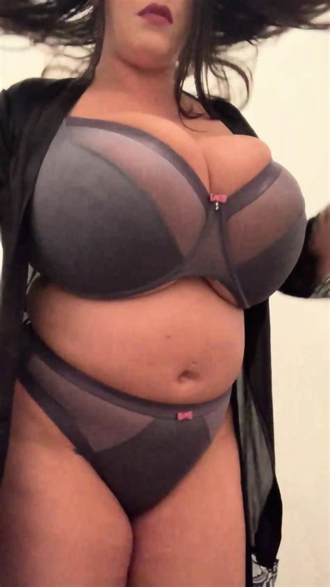 Leanne Crow Massive Tits Goddess