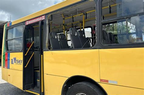 Vandalismo contra os ônibus durante o Carnaval do Recife PE tem queda