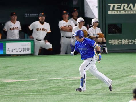 【画像】9回、牧の適時打で森敬を迎え、盛り上がるdenaベンチ ― スポニチ Sponichi Annex 野球