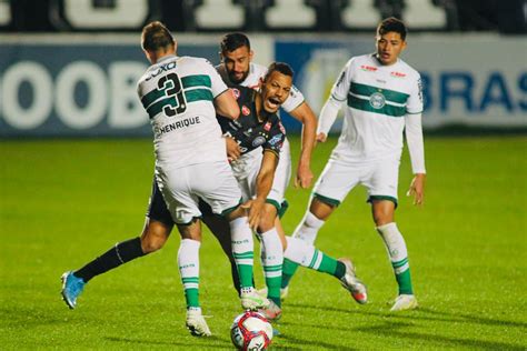 Carneiro Neto Coritiba Perde Longa Invencibilidade E Athletico Ganha