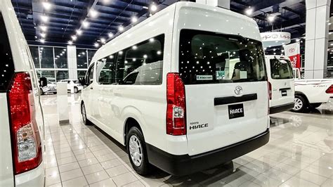 Hiace Commuter 2022