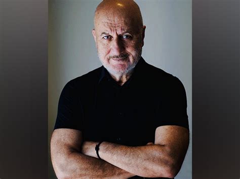 Anupam Kher Announces His Th Movie Kaagaz