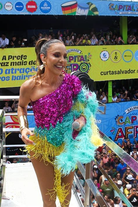 Foto Ivete Sangalo Arrastou Foli Es Na Pipoca Do Carnaval Ap S