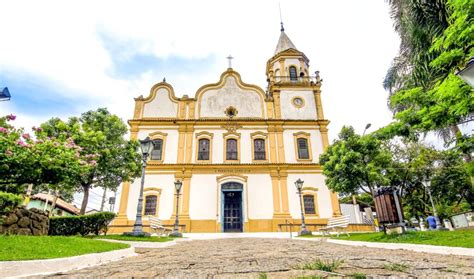 Santana de Parnaíba lança edital de nível médio e superior