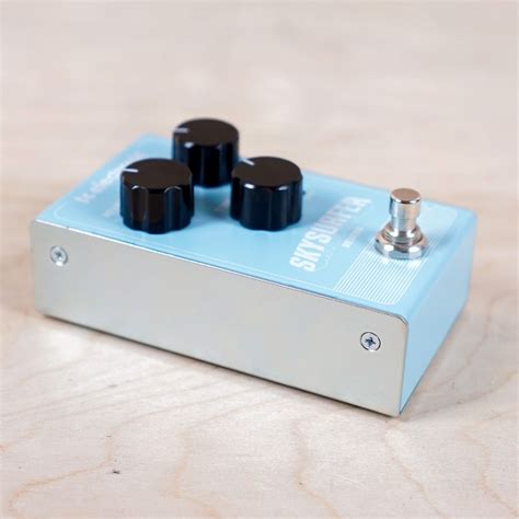 TC Electronics Skysurfer Digital Reverb Light Blue Effects A Flash