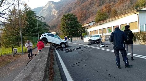 Scontro Tra Due Auto Sulla Litoranea A Sarnico Morto L Uomo Di