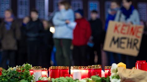 Notfälle Demo gegen Femizid nach Tod einer 21 Jährigen in Hannover