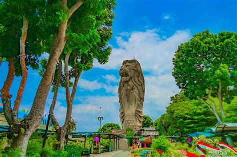 Premium Photo | Merlion on sentosa