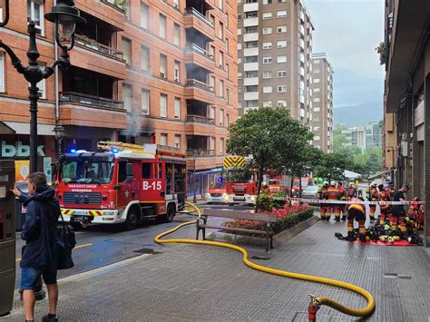 Tres Personas Intoxicadas Por Humo Tras Declararse Un Incendio En Un