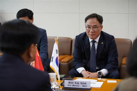 백원국 국토2차관 베트남 교통부 차관과 ‘베트남 북남 고속철 사업 협력 논의