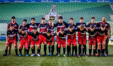 Garotos Do Clube De Campo De Mogi Realizam Partida Amistosa De Futebol