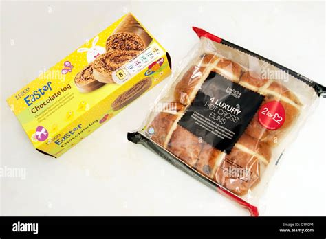 Luxury Hot Cross Buns Tesco Chocolate Easter Log Stock Photo Alamy