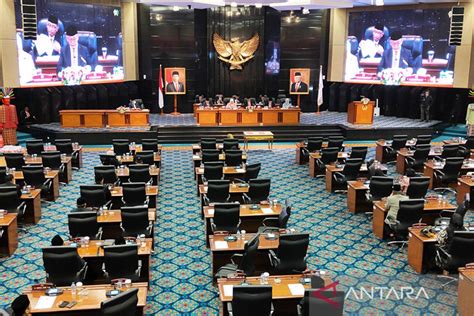 Paripurna Dprd Dki Tetapkan Perda Apbd Senilai Rp Triliun