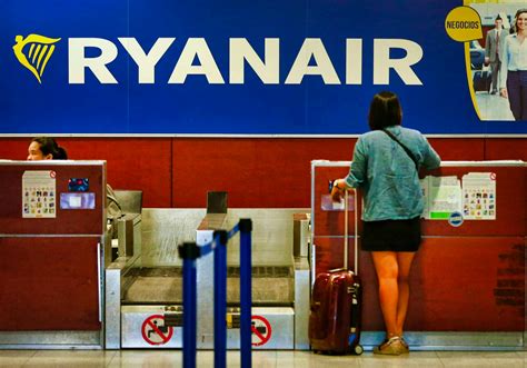 Fin de la maleta gratis Ryanair cobrará por el equipaje en cabina 2024