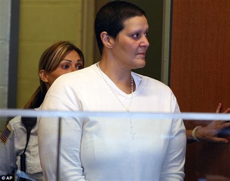 Aaron Hernandezs Cousin Tanya Singleton Arraigned For Refusing To