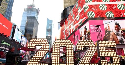 How to Watch the New Year's Eve 2025 Ball Drop in Times Square | Entertainment