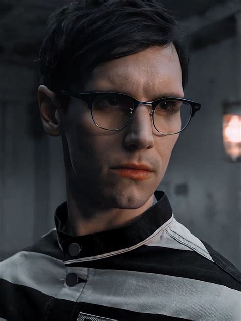 Pin De Hexevampyr En Cory Michael Smith Batman Cayendo Arte De