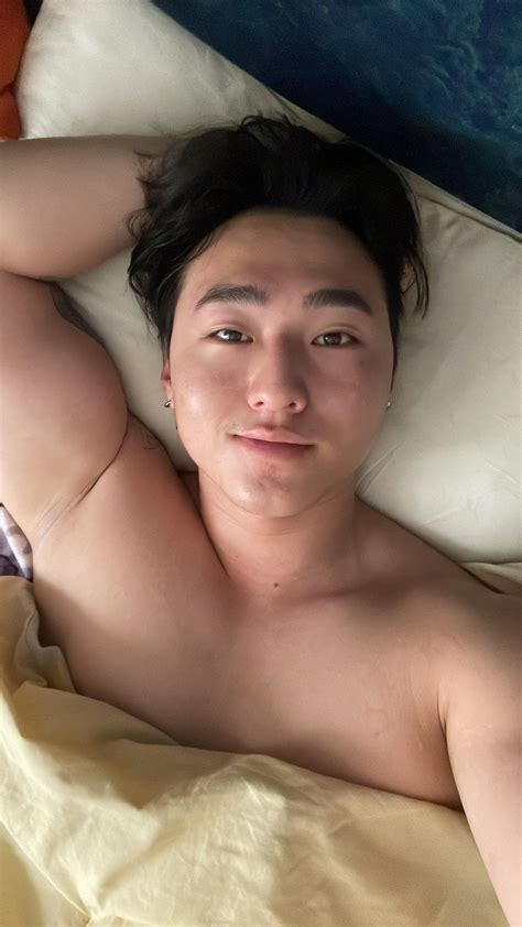 TW Pornstars Mr Zaddy Yang Twitter Anyone Wanna Join Me 3 37