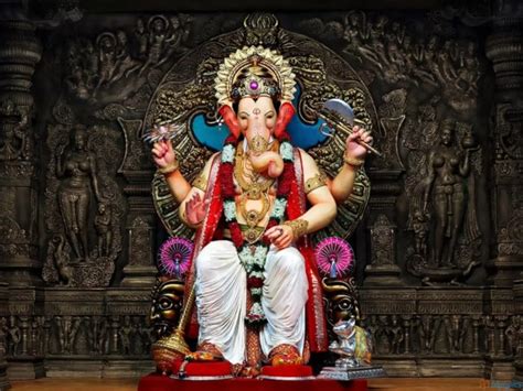 Ganesh Ji Ki Aarti बुधवार को गणेश जी की पूजा करने के बाद पढ़ें जय गणेश जय गणेश जय गणेश देवा