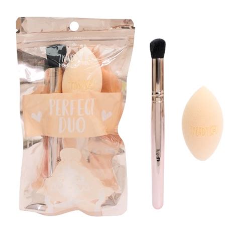 Kit Perfect Duo Brocha Y Esponja Kpd Trendy Magna Cosmetics