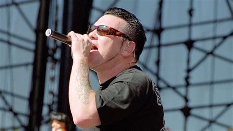 Steve Harwell icónico cantante de Smash Mouth muere a los 56 años