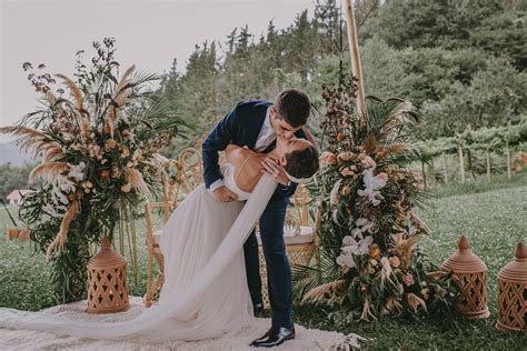 Besos de recién casados fotos llenas de amor y magia