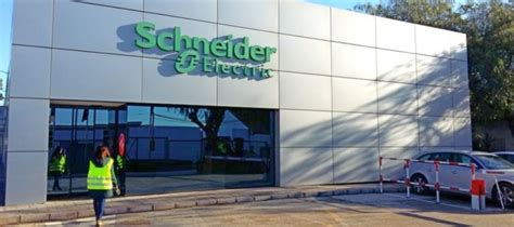 Schneider Y Acciona Inauguran La Primera Microrred Industrial De Espa A