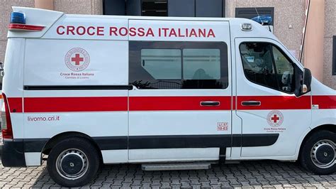 Livorno Donata Una Nuova Ambulanza Alla Croce Rossa