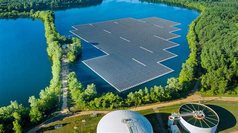 Nachhaltige Energiegewinnung Mit Schwimmenden Solar Paneelen Computer