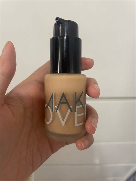 FOUNDATION MAKEOVER ULTRA COVER LIQUID MATTE 05 VELVET NUDE Kesehatan