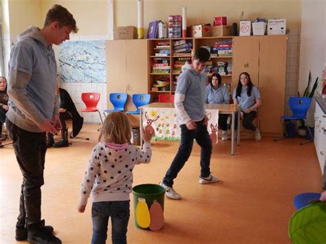 Exin Oberschule Zehdenick Chronik in Bildern Osterhasenprüfung