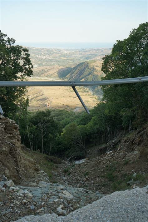 Platì e la strada Bovalino Bagnara così l assenza dello Stato ha