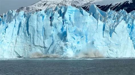 Patagonien Riesiger Perito Moreno Gletscher St Rzt Ins Wasser