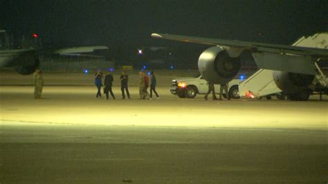 American Soldier Who Crossed Into North Korea Arrives In San Antonio Video Appears To Show