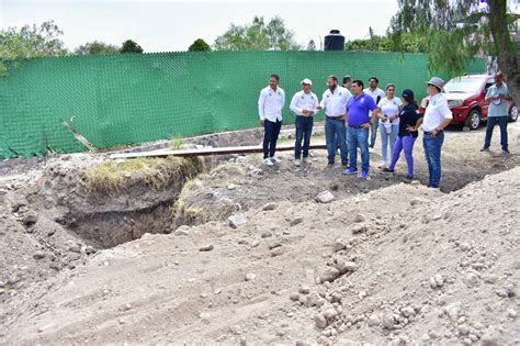 Roberto Sosa Pichardo Supervisa Obra De Vaso Regulador En La Colonia