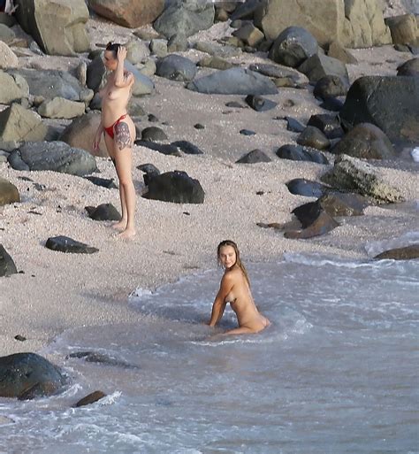 Alexis Ren Nude Leaked Pics And Snapchat Private Porn