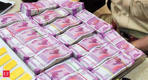 Assembly Polls: Rs 100 crore cash, liquor worth Rs 32 crore seized in 5 ...