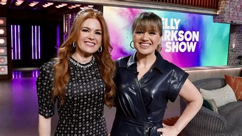 Kelly Clarkson Looks Svelte In A Black Leather Dress While Interviewing