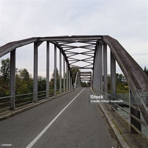 Jembatan Besi Dalam Konstruksi Truss Foto Stok Unduh Gambar Sekarang