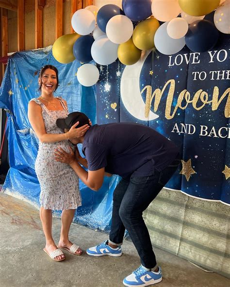 Pregnant Becca Kufrin Fiance Thomas Celebrate Baby Shower In Her Hometown