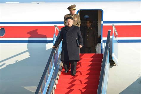 金正恩坐飛機視察照首曝光戴墨鏡參加誓師大會 国际政治时事 佳礼资讯网