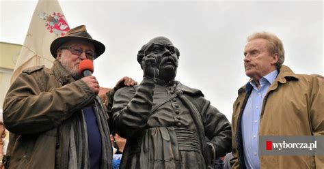 Pomnik Zag Oby Stoi Ju W Radomiu Razem Z Organizatorami Ods Onili Go