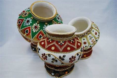 Pin By Najma Mamdani On Bead In 2024 Pottery Painting Designs