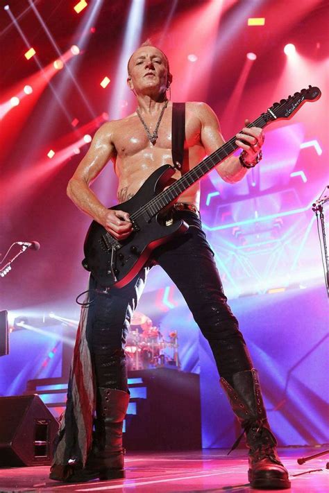 Phil Collin Of Def Leppard Def Leppard Phil Collen Phil