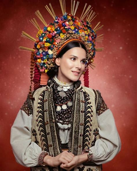 Неймовірні фото знаменитих українських артисток в національних костюмах ...