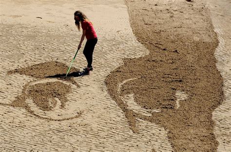 Schubert sand drawing on Elie Beach - Classic FM