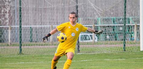 Football R Gional Les R Tais Cueillis Dentr E Marcel Gaillard